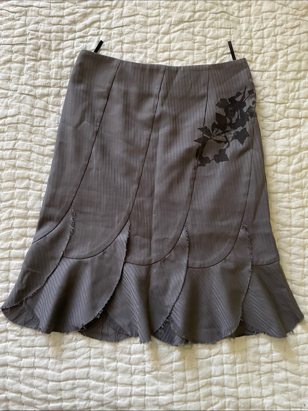 Triple Five Soul Gray A-Line Scalloped Panel Skirt with Floral Appliqué